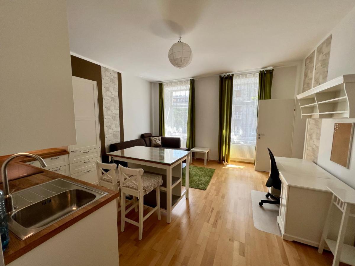 Cozy 2-Room Apartment Wien Exteriör bild